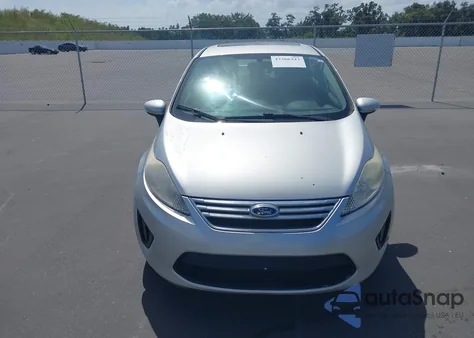 2013 Ford Fiesta Se z USA, uszkodzony, nr VIN 3FADP4BJ7DM174859